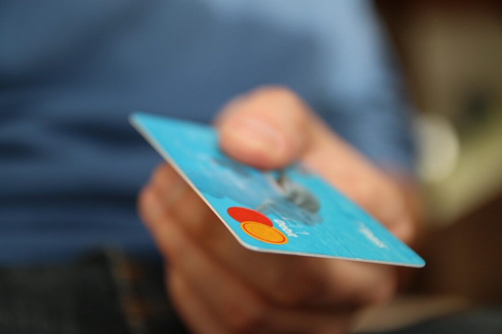 クレジットカードの枚数は何枚が理想的ですか？