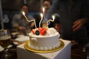 声優の音声を商用利用する際の注意点は？